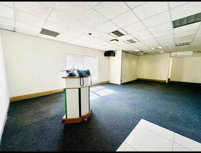200M² OFFICE TO LET IN BRUMA